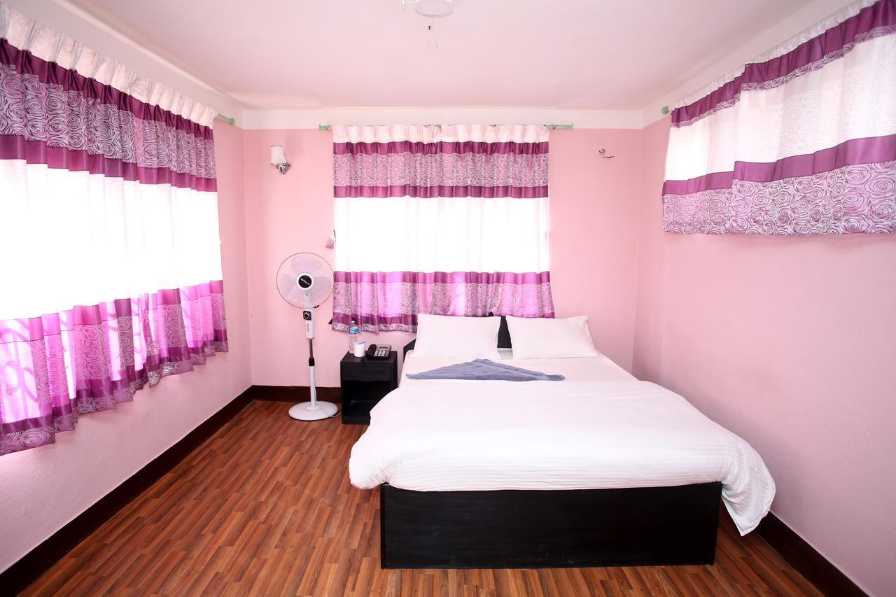 Mitra Garden Inn Katmandu Zewnętrze zdjęcie