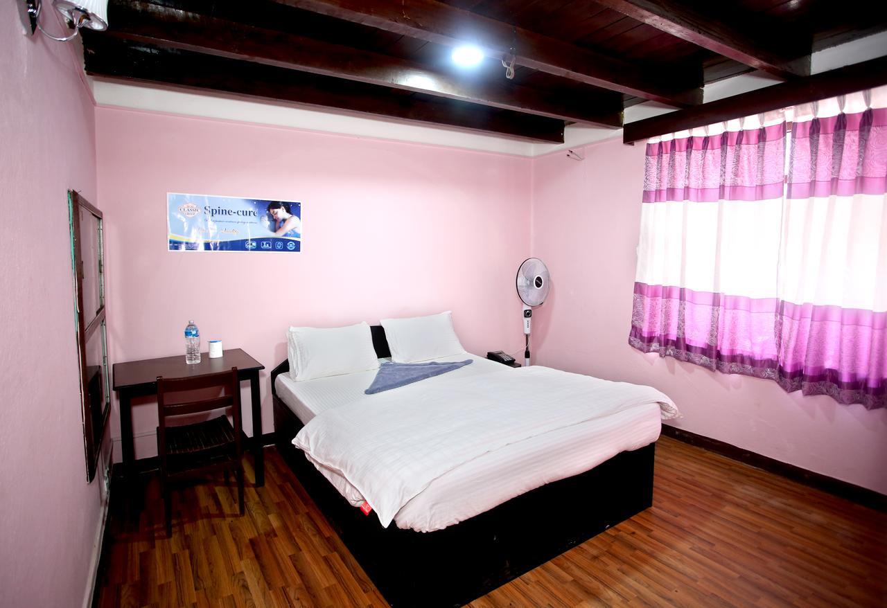 Mitra Garden Inn Katmandu Zewnętrze zdjęcie