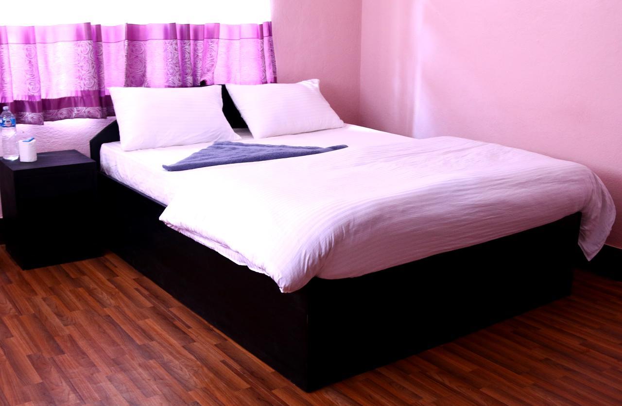 Mitra Garden Inn Katmandu Zewnętrze zdjęcie