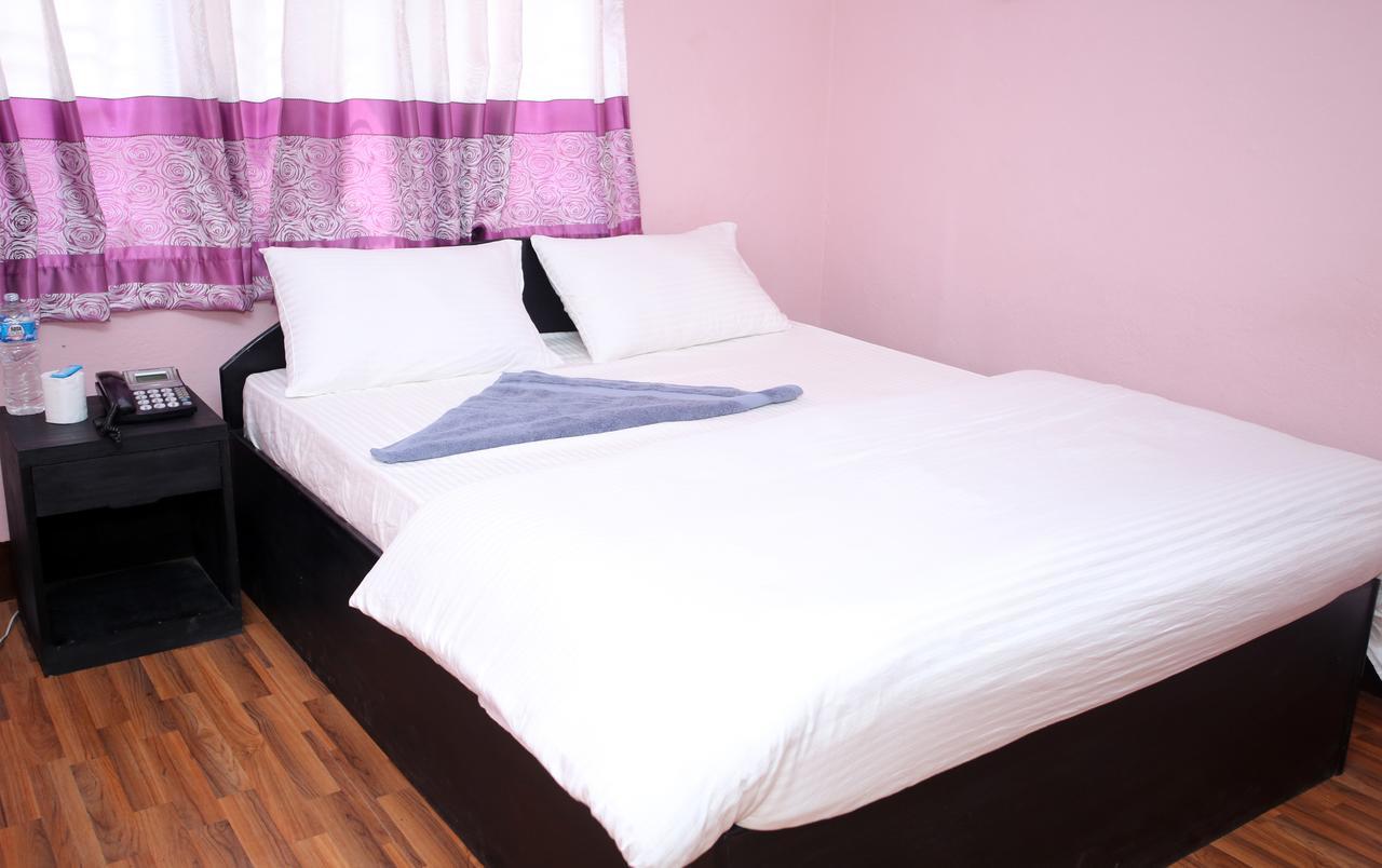 Mitra Garden Inn Katmandu Zewnętrze zdjęcie