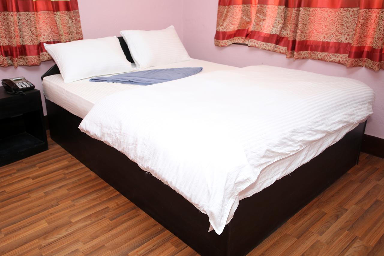Mitra Garden Inn Katmandu Zewnętrze zdjęcie