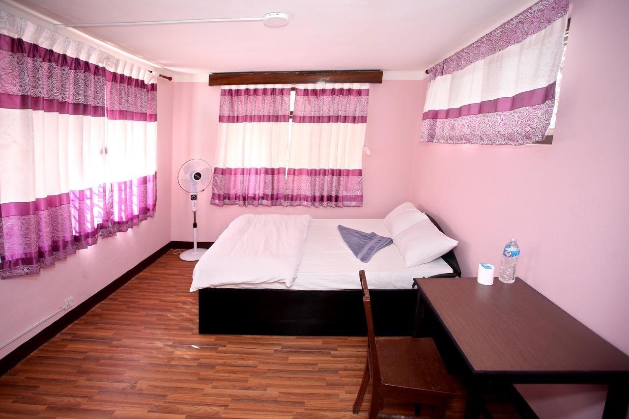 Mitra Garden Inn Katmandu Zewnętrze zdjęcie